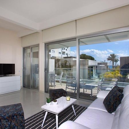 Opera Exclusive Apts By Trulycyprus Limassol Exteriör bild